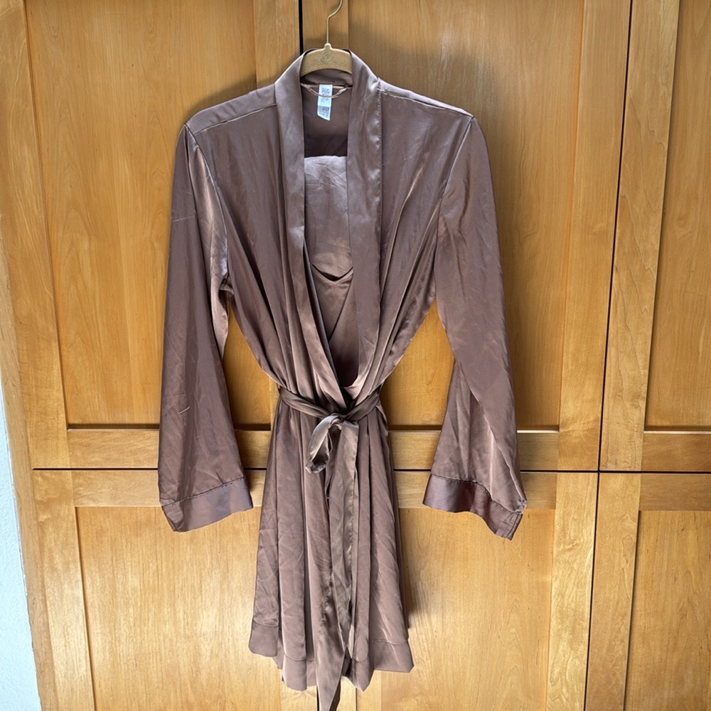 Matching Silky Satin Robe & Pajama Set Women's Size M Loungewear